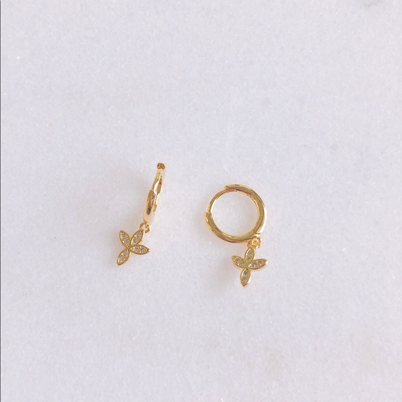 S925 flower hoop earrings - Picture 3 of 7